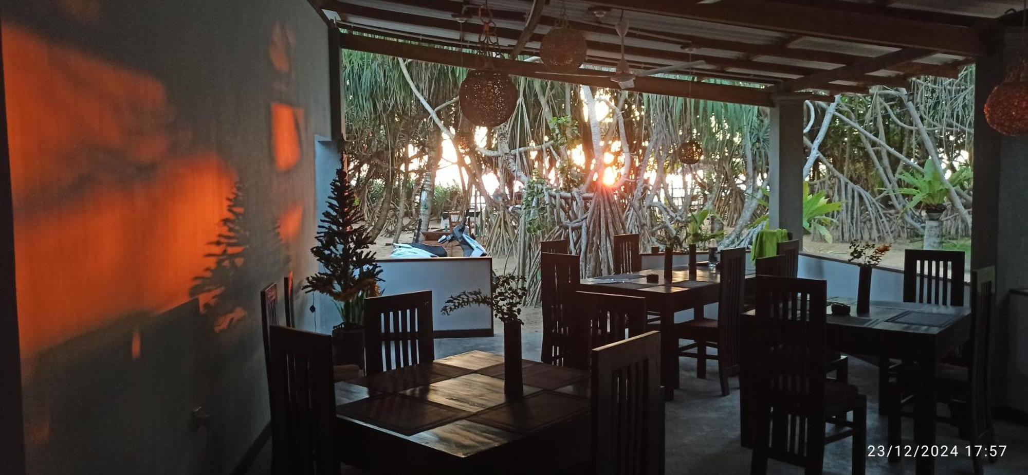 Ravana - Beach Cabanas Hikkaduwa Dış mekan fotoğraf